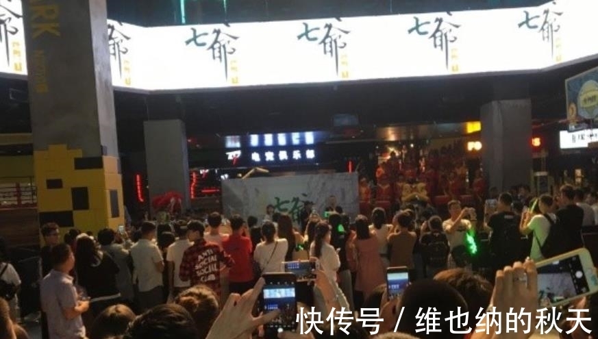 開業(yè)|陳小春新店開業(yè),眾多好友紛紛前去捧場(chǎng),曝一碗牛腩面要50元