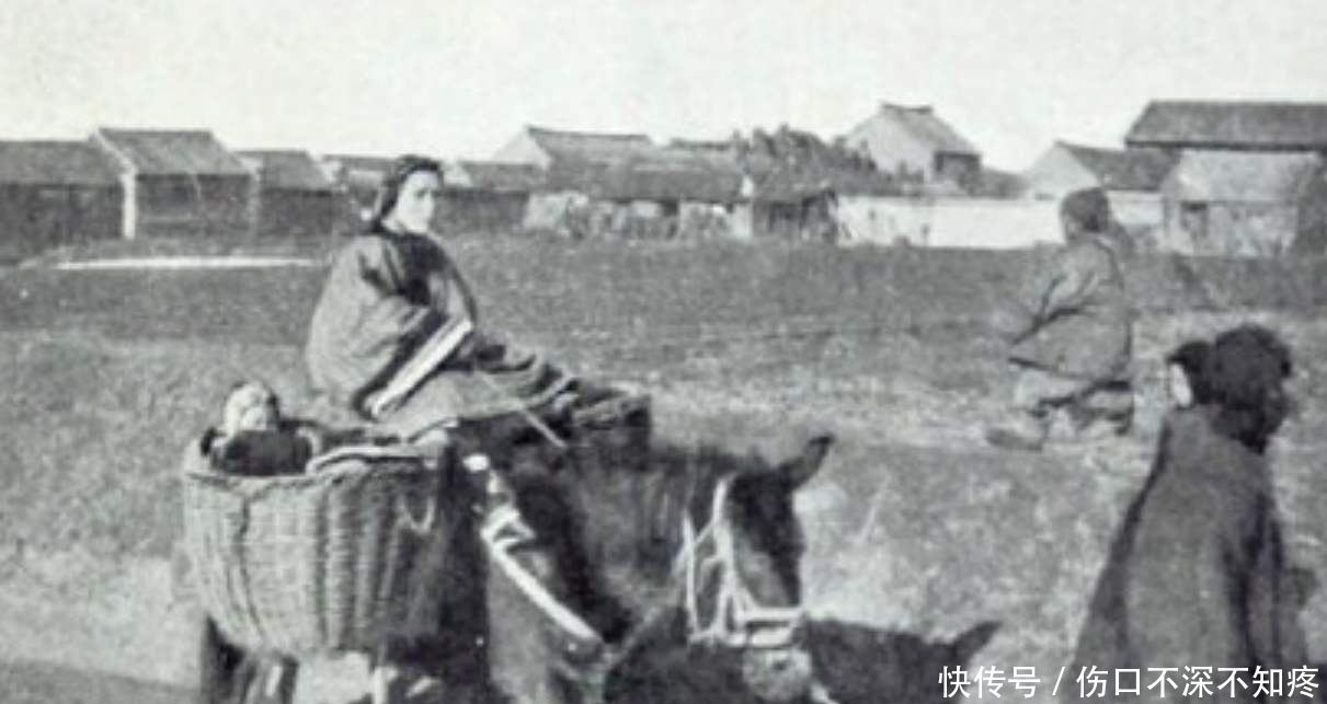 老照片|清朝老照片:图二是一品诰命夫人,图四是脚踏两条船的渔夫