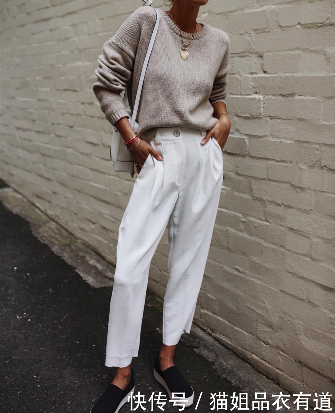 穿阔腿裤时,不建议随便搭,试试这三款鞋子,穿出风格才更时髦