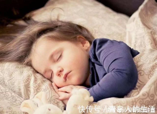 大脑|若你家宝宝睡觉有这3个举动，说明右脑发育好，长大后多半有出息