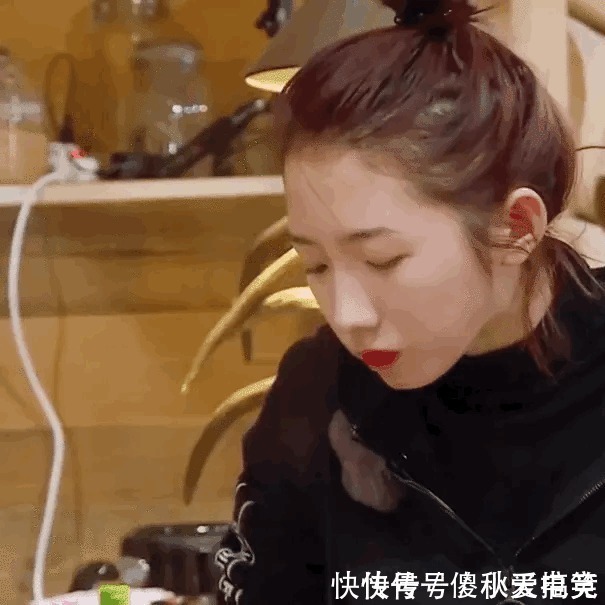 创造101|孟美岐,求求你快去做吃播吧吃的太香了,我又可以干三碗饭了