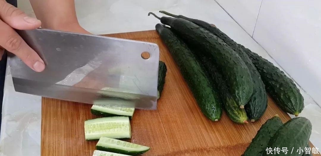 黄瓜这样做, 教你在家秘制风味腌黄瓜, 清脆爽口, 吃半年都不会坏