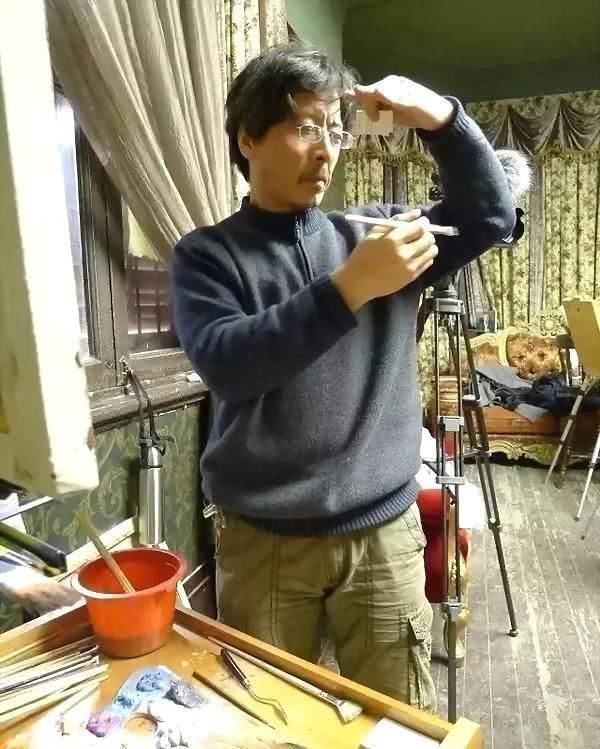 冷军画了把锯子卖50万,网友不懂,专家:放大十倍,看他刻了啥