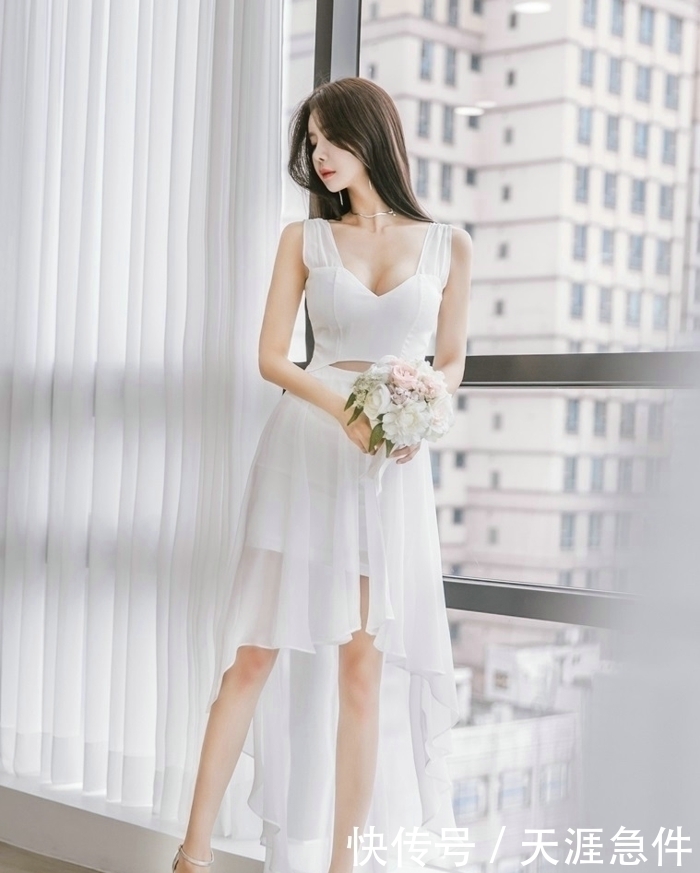 性感|性感写真:披肩长发美女白纱裙气质冷艳,尽显女性魅力