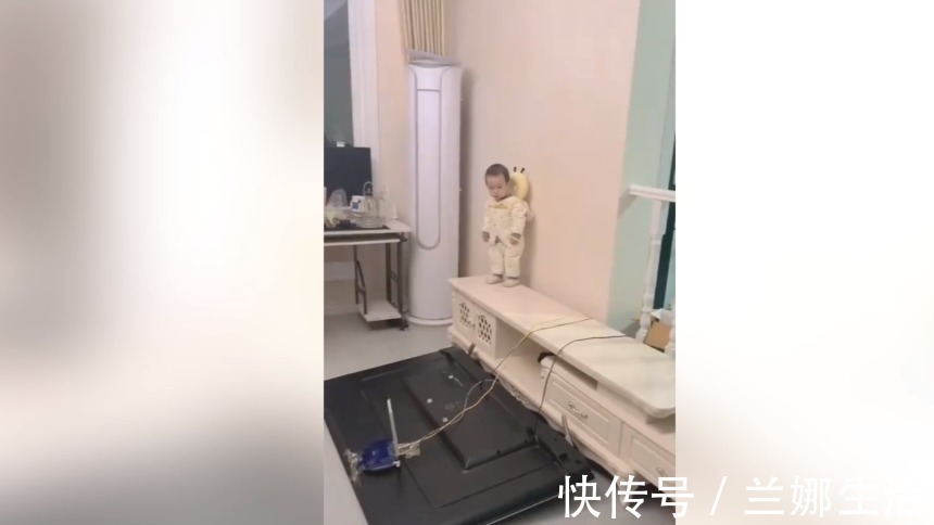 电视|爸妈看到这幕,只能在心里默念,亲生的不能打也不能气