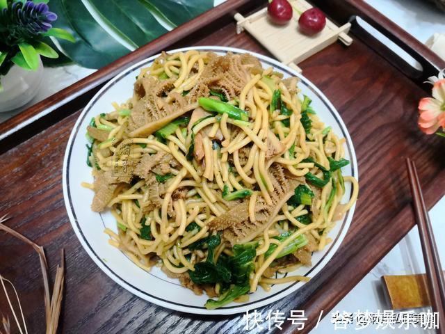 午餐|晒媳妇做的午餐，朋友圈炸锅了，网友调侃：够豪横！求蹭饭