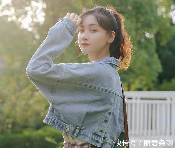 牛仔外套|很多人都讨厌紧身牛仔裤,但牛仔裤试试这样穿,让你秒变女神!