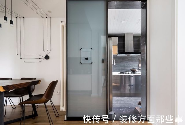 屋主家|135㎡舒适北欧风,多功能书架实用性逆天!