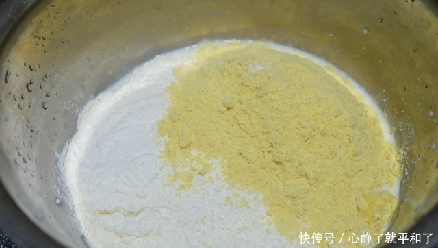 粗粮细做，玉米面最好吃的做法来了，不用蒸不用烤，孩子们都说好