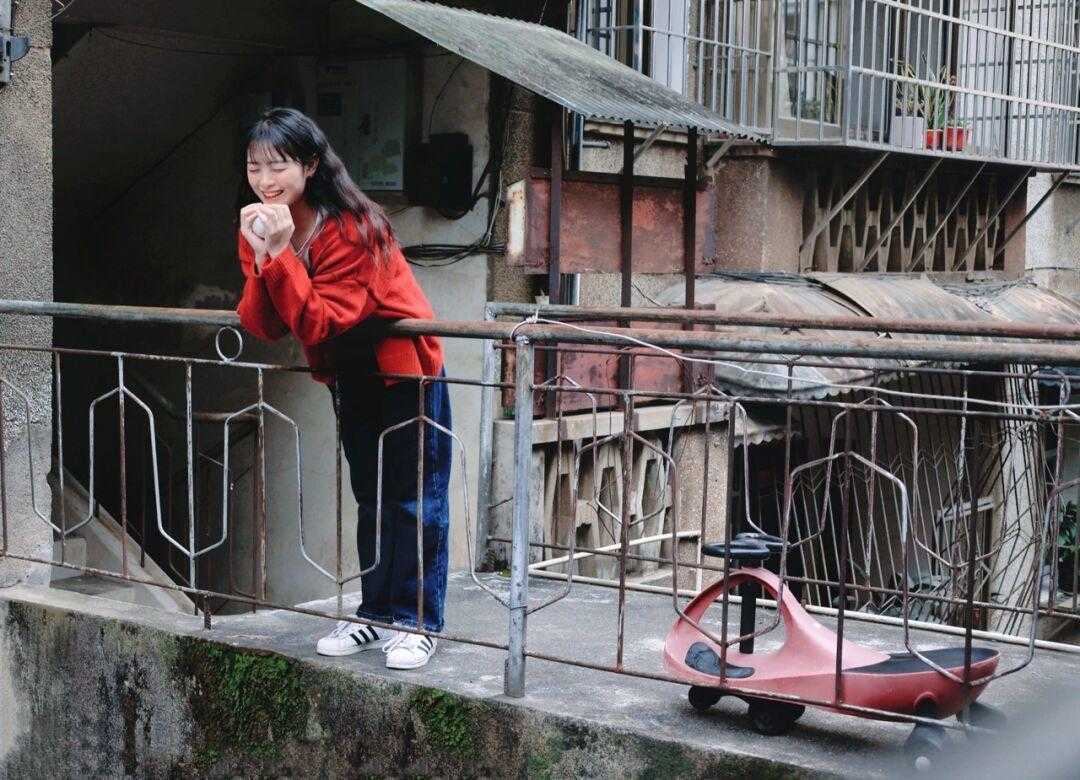 条绒 背带裤才是yyds!时髦精都爱这样穿搭,让你年轻10岁都不止