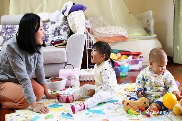 发育|7、8个月的孩子会爬就行?宝宝手上有这3个小动作,才是真聪明