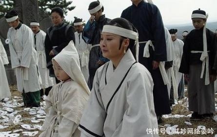 人用|古人压舌的秘密,一般人用铜钱,慈禧用夜明珠,武则天却用木头?