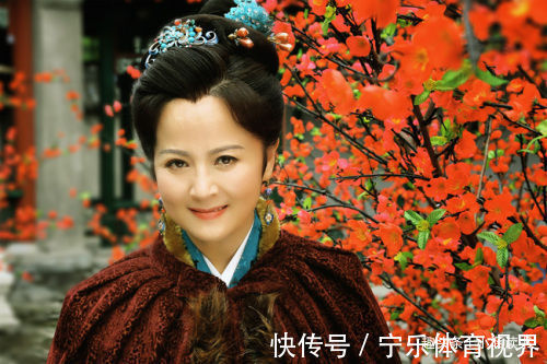 贾宝玉@红楼梦:林黛玉和薛宝钗的差别有多大?比一比两个亲妈就知道了!