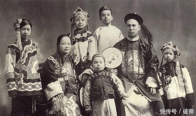 官员|一组清末官员老照片,头戴顶戴花翎,出巡阵仗大,官气十足!