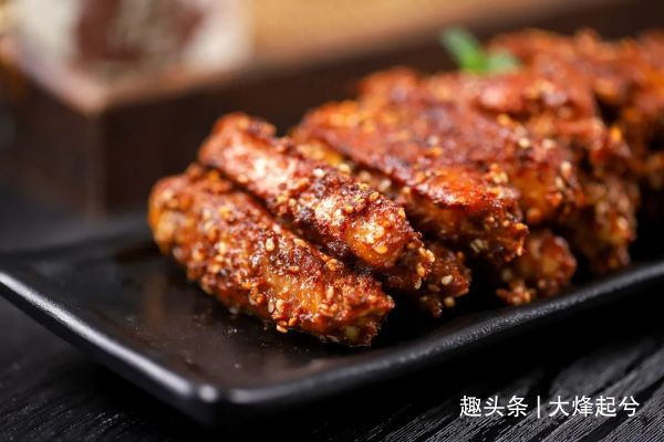 秘制鸡翅做法，香香辣辣上桌，1秒就能被抢光