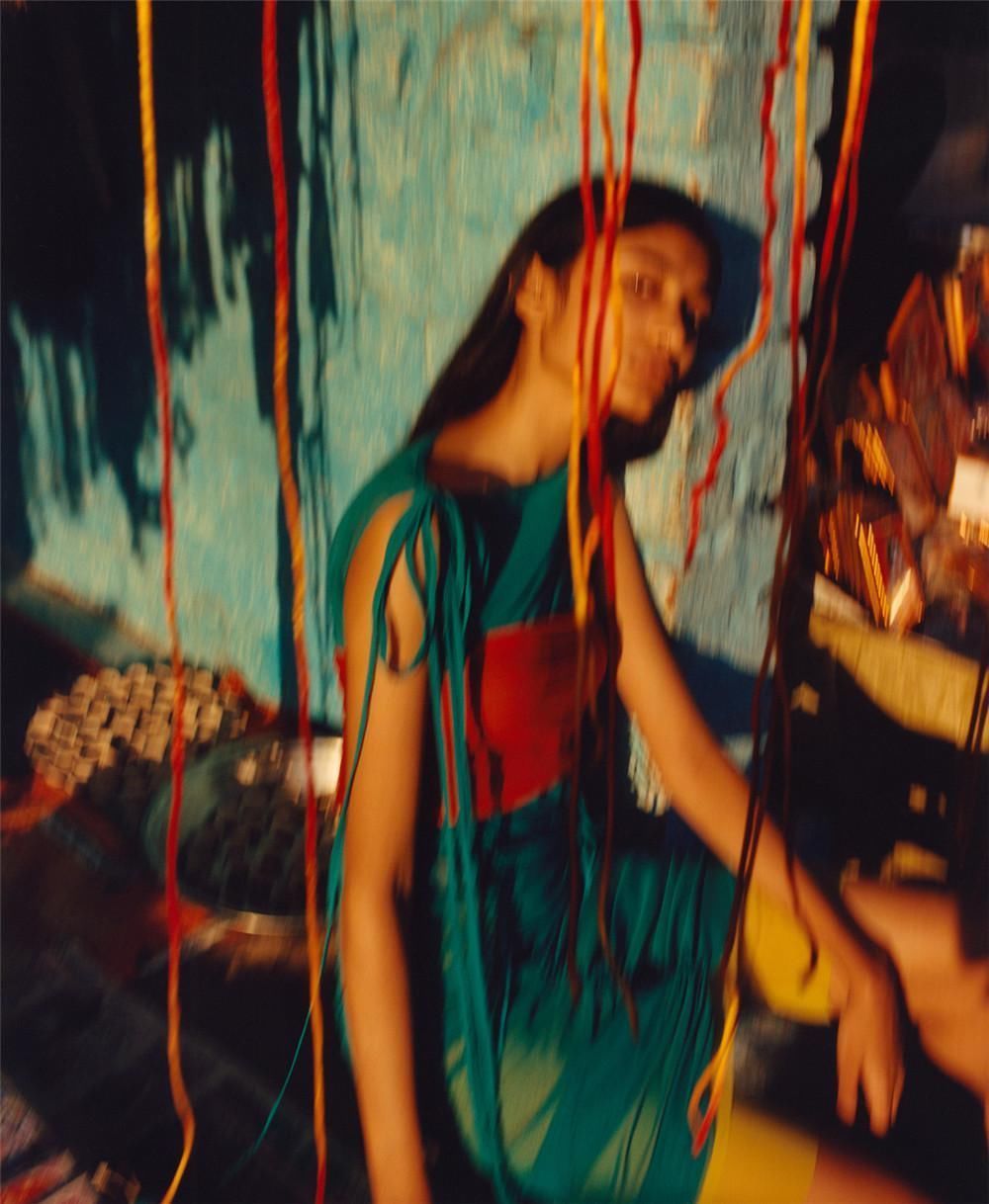 现在你也可以拥有这件现代时尚伟大旅程中的纪念品