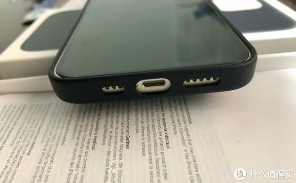 苹果iphone13|官皮yyds！苹果iphone13原装皮革保护壳体验