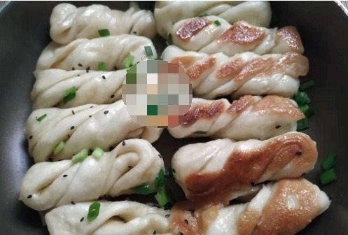 黑芝麻|早餐我做了这道美味,香脆松软,儿子都吃嗨了,三天两头准做一锅