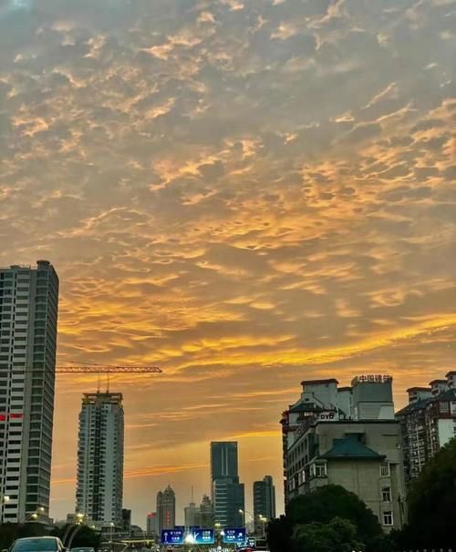 老年|美上了天！福州云彩刷屏了