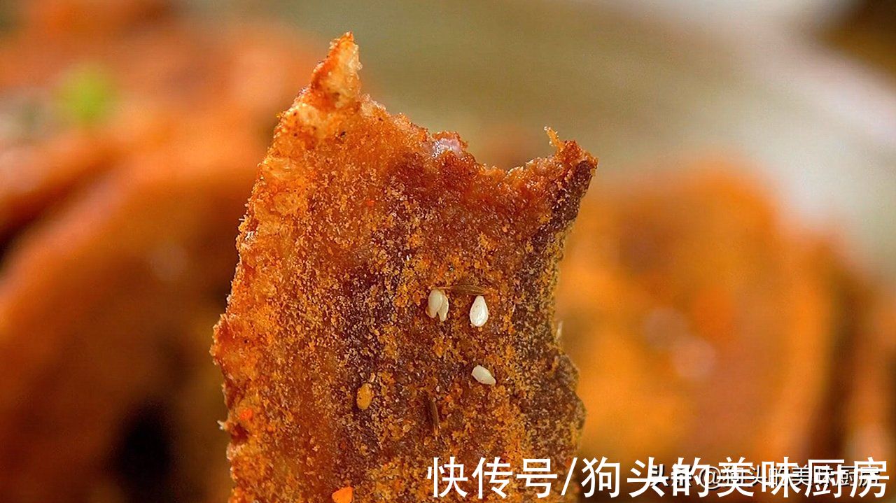 没有烤箱也能做的香酥五花肉，咬一口酥得掉渣，麻辣好吃不油腻