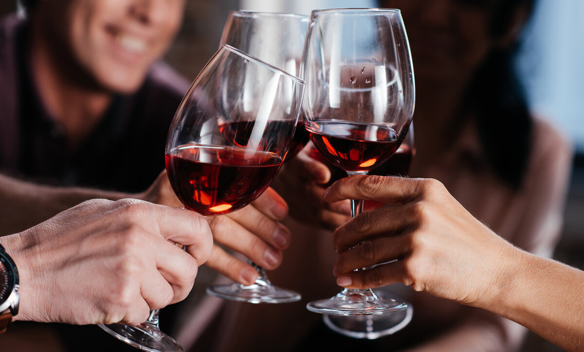 血管健康|患高血压的中老年人执意喝酒，会有什么影响本文讲解