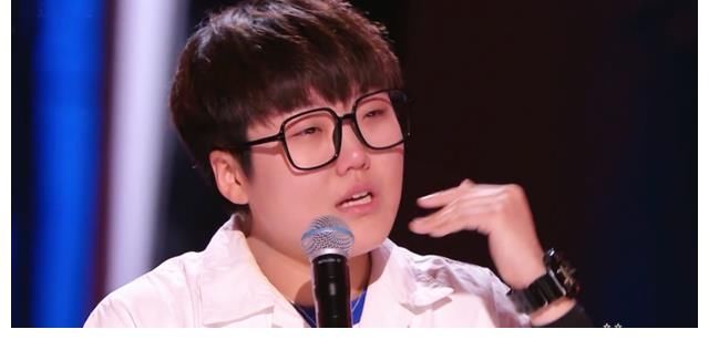 黄霄云|《好声音》:王靖雯PK输掉后崩溃大哭,为什么评论区都在骂贺三?