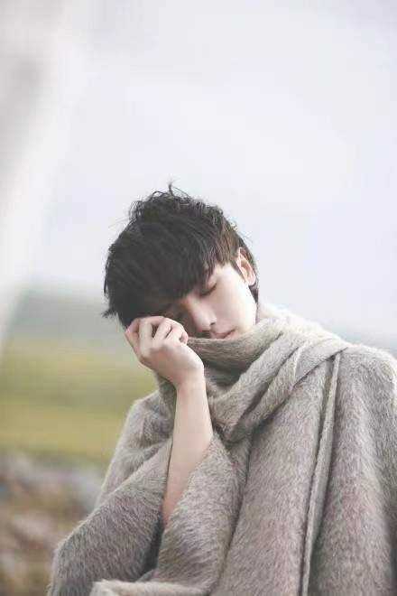 合約|華晨宇出道至今八年合約到期，粉絲陪伴繼續下一場征程