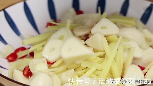 小米辣|原来腌黄瓜这么简单,一个小时就能吃,清脆开胃,放三个月不坏
