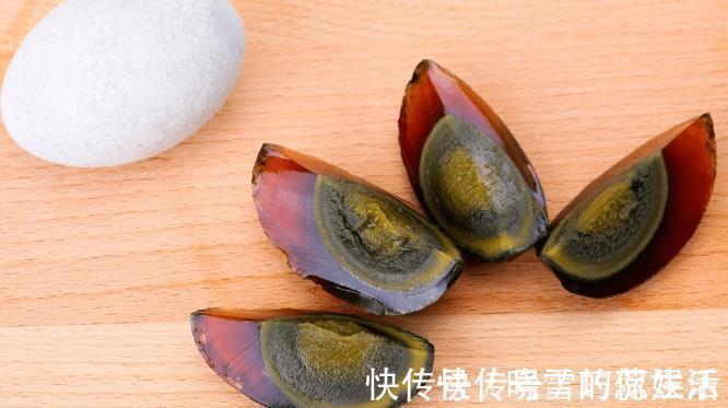 混合调味料|凉拌皮蛋,只用生抽和醋不好吃!教您多加4个料,皮蛋不涩不腥气