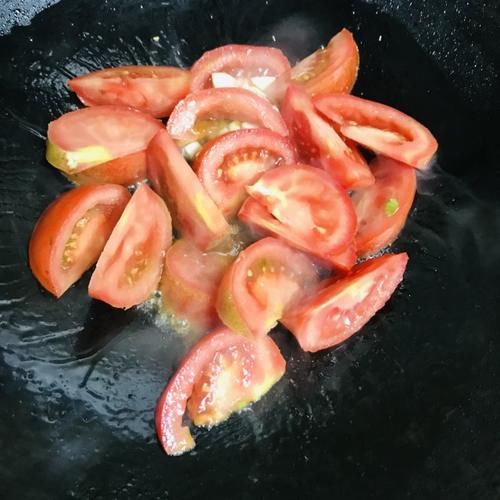 番茄炒炸豆腐，酸酸甜甜味道好，开胃下饭