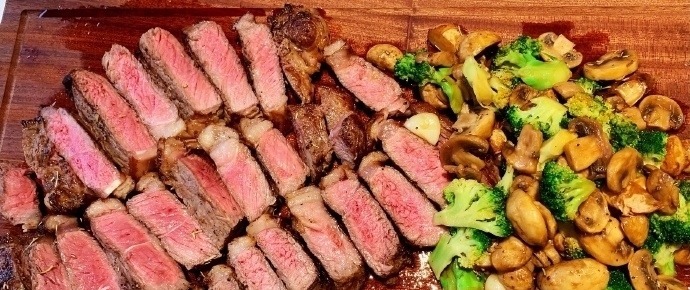 黄磊晒自家晚餐,吸引近4万人点赞,网友:我要去黄小厨家蹭饭!