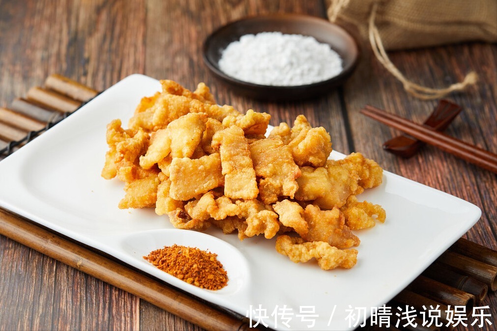 小酥肉|炸酥肉，用淀粉还是面粉？大厨教你一招，外酥里嫩，酥脆不回软