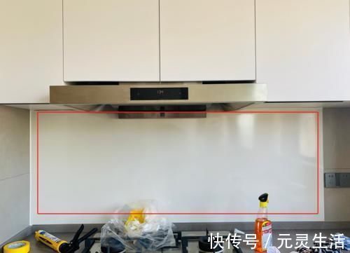 瓷砖|厨房墙面不一定要贴瓷砖，换上这种新材料，比瓷砖抗污耐磨数十倍