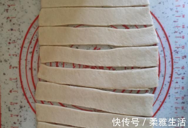 面食|炸油条传统做法,不放泡打粉也不加小苏打,油条个个香酥蓬松健康