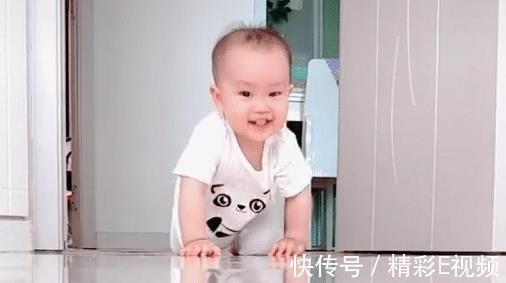 大小版|“小跟班奶爸”带娃火了,这大概是最值钱的大小版“移动拖把”了