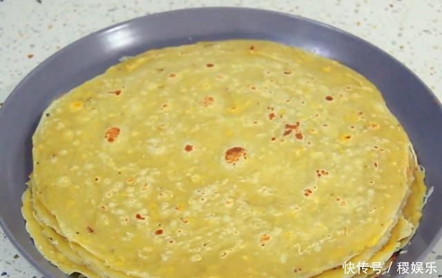 香蕉不要直接吃，淋入2个鸡蛋，比大鱼大肉还香，出锅女儿吃美了