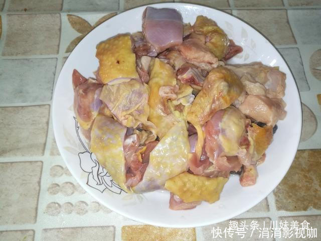 高压锅|鸡肉别再炖鸡汤了,教你一个新吃法,鲜嫩多汁老少皆宜