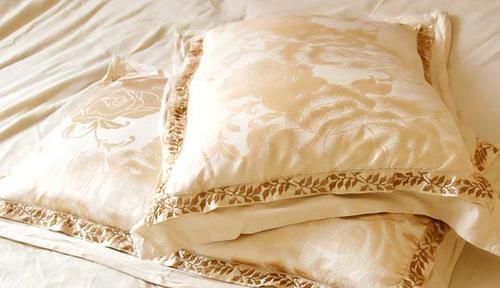 鼻子上总能挤出很多白点,到底是什么送你妙招,鼻子变干净