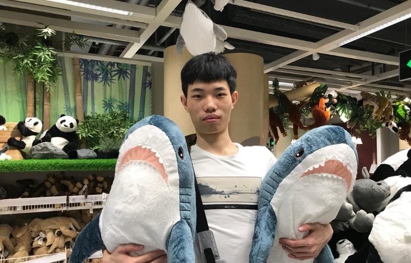 |超越不求人与若若?和平精英搞笑语音包上线,鲨鱼成最大赢家?