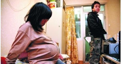 四胞胎|怀孕2个月肚子大的走不动,检查后全家人既欢喜又忧愁