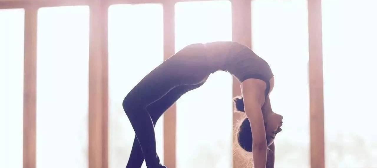 大腿|瑜伽轮式不是舞蹈或体操,正确做法看过来