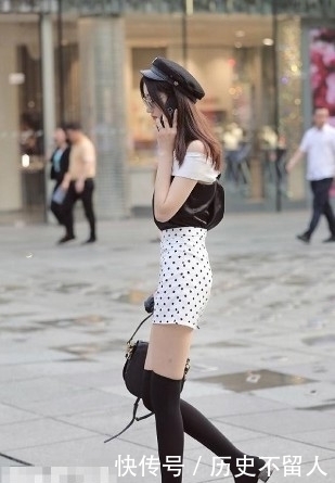 路人街拍,侧拍的小姐姐,身材高挑,毫无瑕疵,简直棒极了