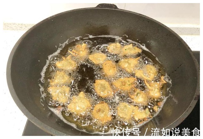 炸萝卜丸子，直接用面粉就错了，多加这3样，丸子外焦里嫩不吸油