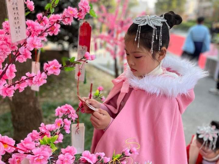  清廉诗词|罗埠镇中心小学播报丨一年一度的书法艺术节开幕了