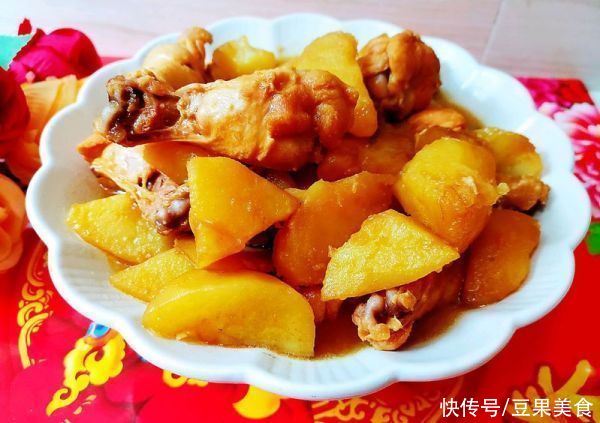 这道比肉好吃的炖土豆一上桌，全家都爱吃