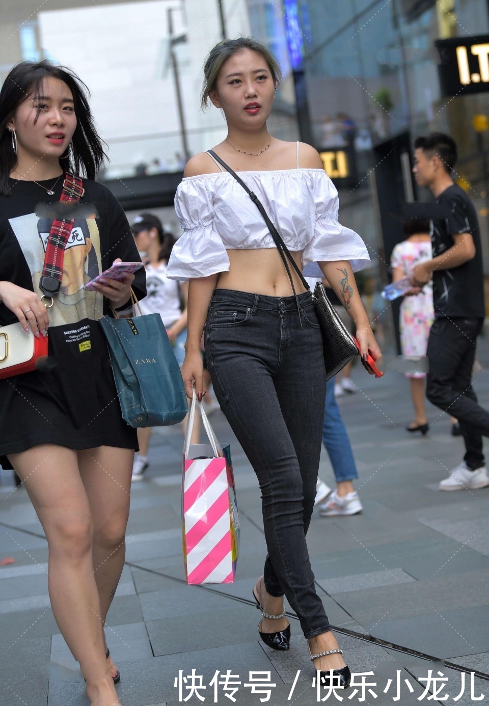 是非|美女一看就不是普通人,这是谁家的“公主”,上得厅堂下得厨房