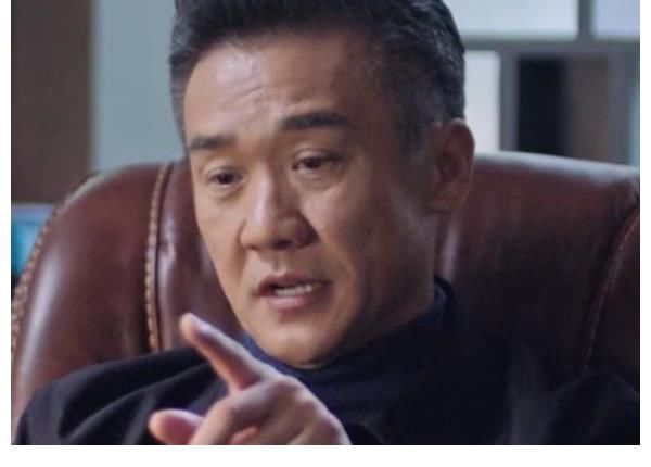 《突围》齐本安比石红杏强在哪?一场事故看出能力差别,高下立判