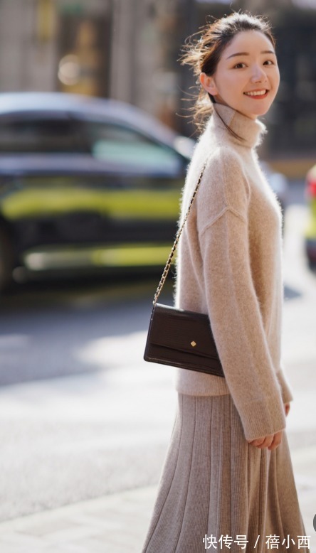 搭配|今年建议多穿“半身裙”，搭配针织衫、西装、大衣，保暖又时髦