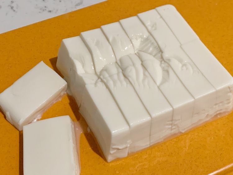 豆腐别总炖了，这样蒸一蒸鲜嫩入味，成本不过5块钱，太划算了