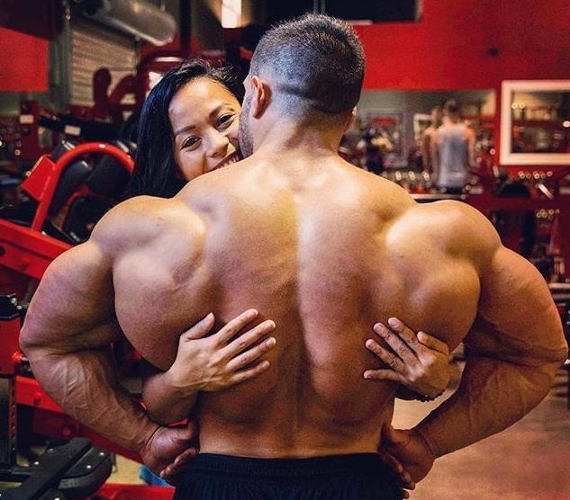 奥赛|身高167cm能拥有多强的背?健美大佬告诉你:女友抱不过来